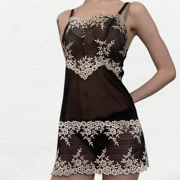 Wacoal Embrace Lace Babydoll in Black and White - Picture 1 of 6